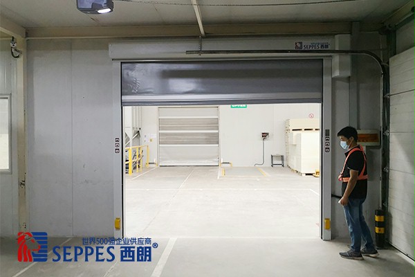 制造工厂汽车车间快速卷帘门2