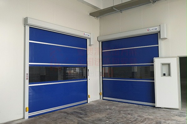 涂装车间内使用的快速门1 涂装车间内使用的快速门