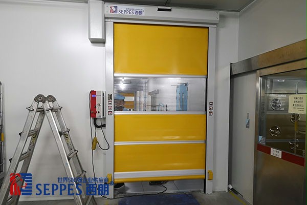 智能车间可联动开关的快速卷帘门