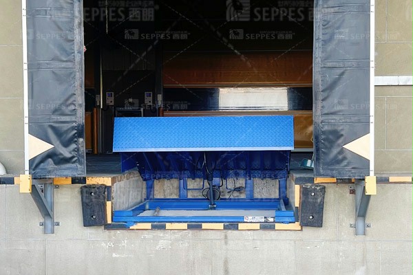 液压装卸平台 液压装卸平台