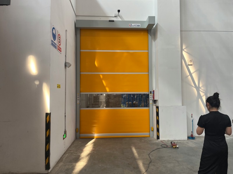 西朗快速卷帘门